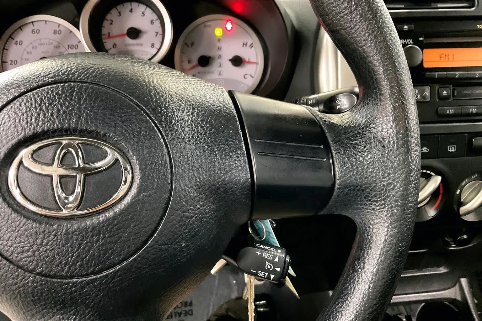 Used 2005 Titanium Metallic Toyota  image 24
