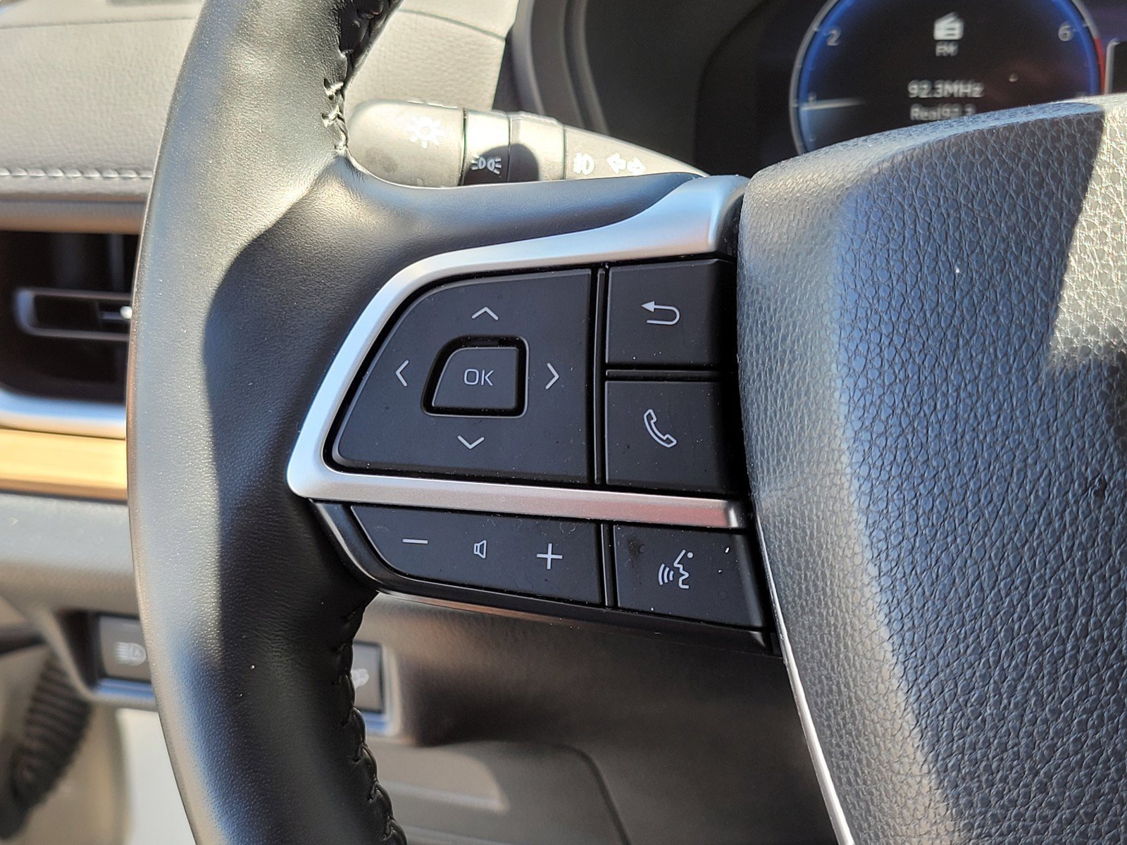 Certified Used 2024 White Toyota  image 25