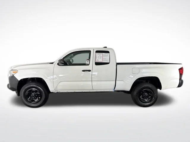 Used 2022 White Toyota SR image 10