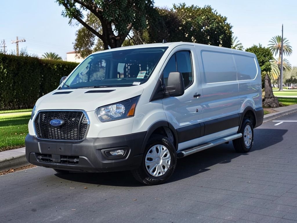 Used 2025 White Ford Base image 2