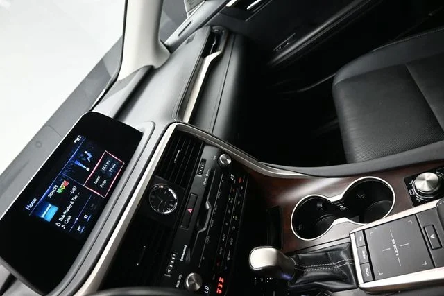 Used 2021 White Lexus 350 image 17