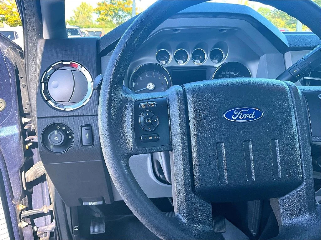 Used 2016 Blue Ford XLT image 13
