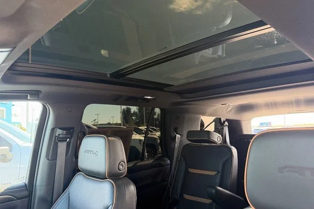 Used 2022 ONYX BLACK GMC AT4 image 23