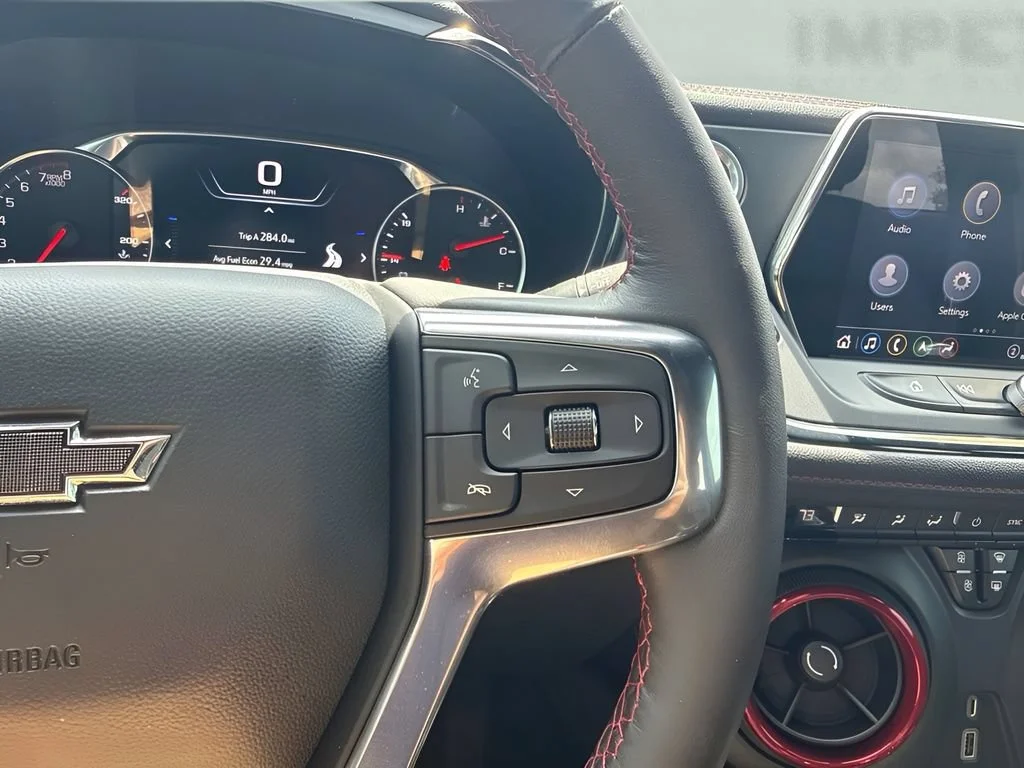 Used 2022 Iridescent Pearl Tricoat Chevrolet RS image 18