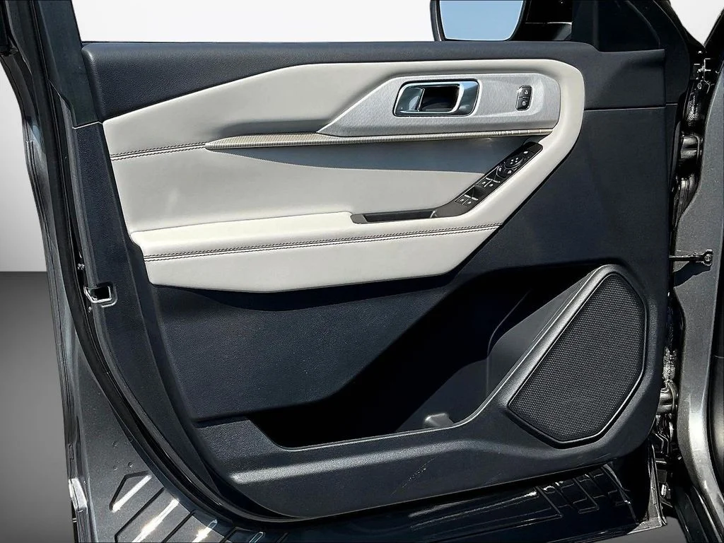 New 2026 Carbonized Gray Metallic Ford Active image 25