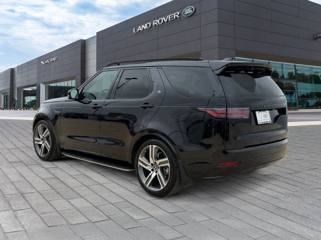 Used 2026 Santorini Black Metallic Land Rover Dynamic SE image 3