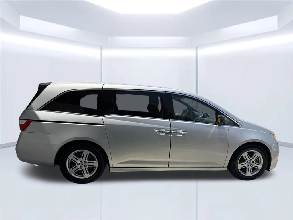 Used 2013 Silver Honda Touring image 7