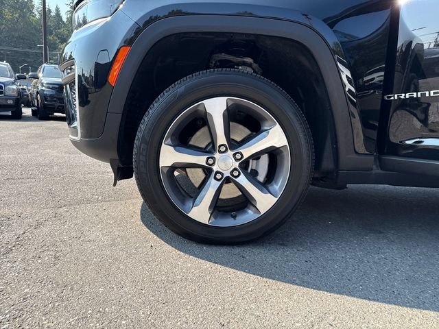 New 2026 Diamond Black Crystal Pearlcoat Jeep Limited image 28