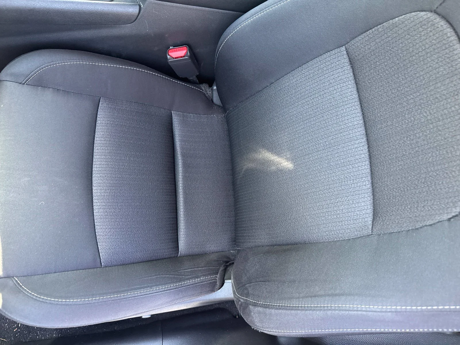 Used 2025 White Nissan 2.5 SV image 5