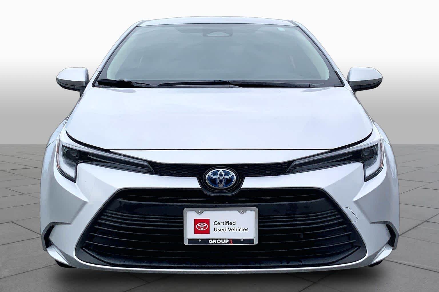 Used 2025 Classic Silver Metallic Toyota Hybrid LE image 4