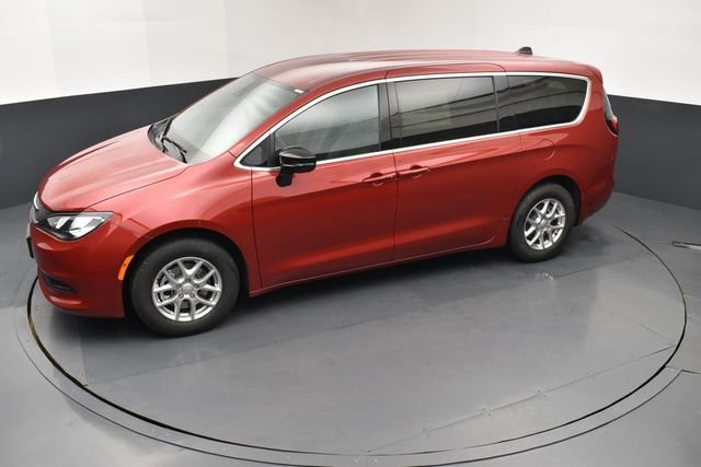 New 2026 Red Hot Pearl-Coat Exterior Paint Chrysler LX image 15