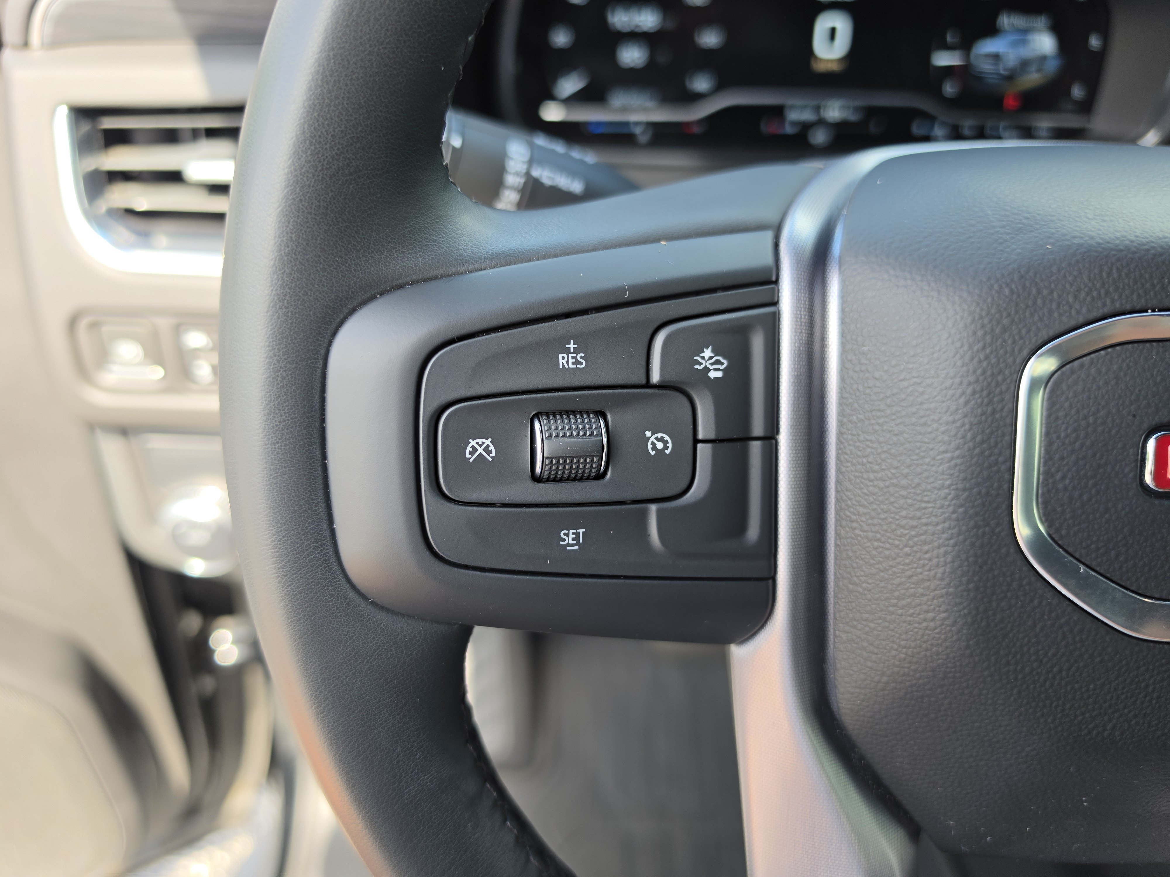 Used 2023 Onyx Black GMC SLT image 35