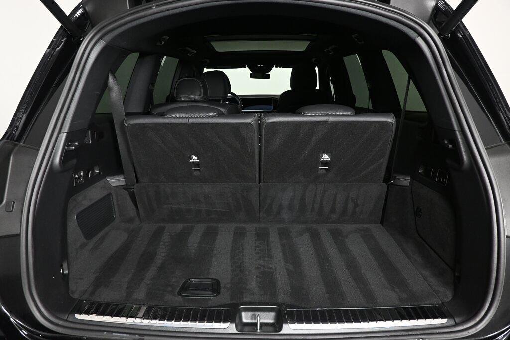 Certified Used 2025 Obsidian Black Metallic Mercedes-Benz GLS 580 image 30