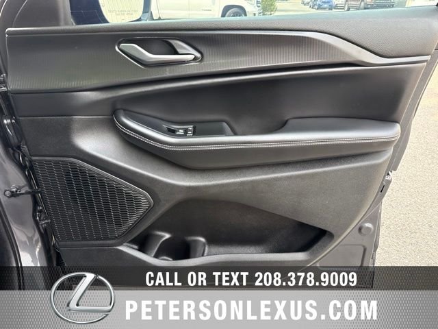 Used 2024 Gray Jeep Altitude X image 11