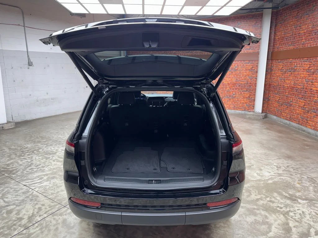 Used 2023 Diamond Black Jeep Altitude X image 28