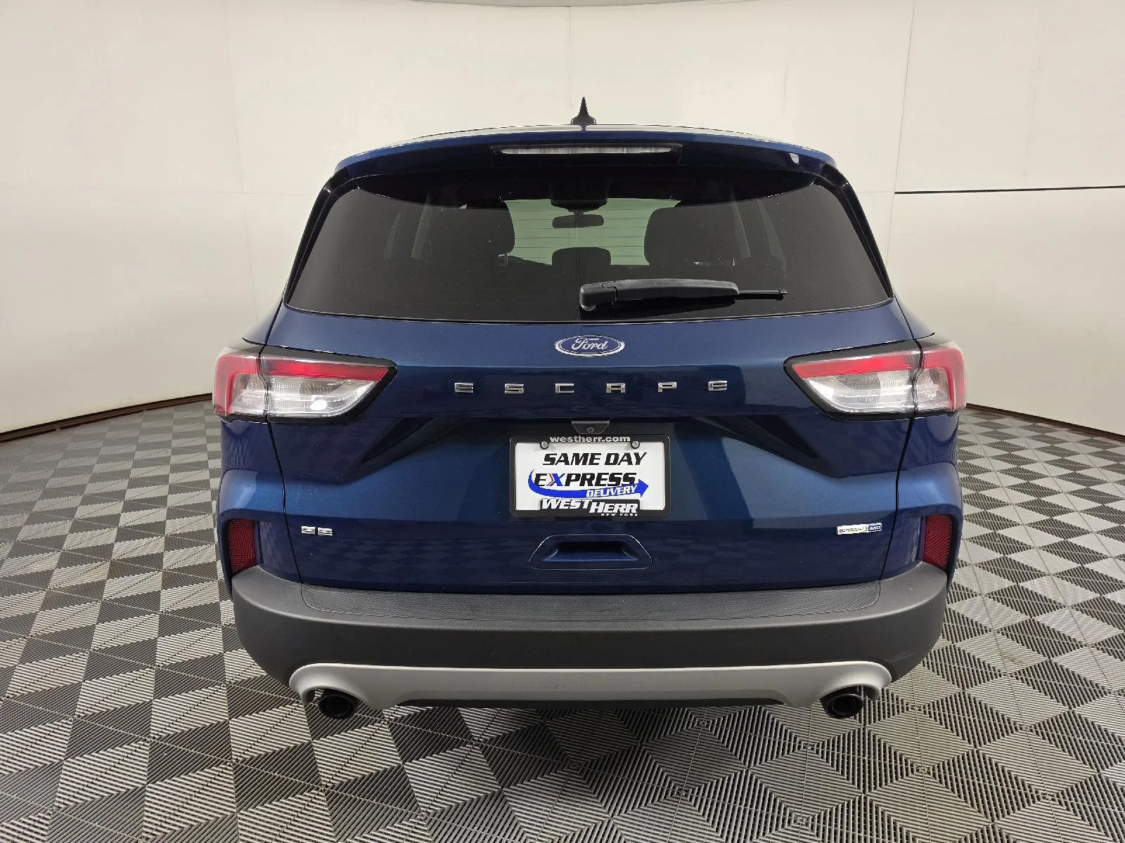 Used 2020 Dark Ford SE image 9