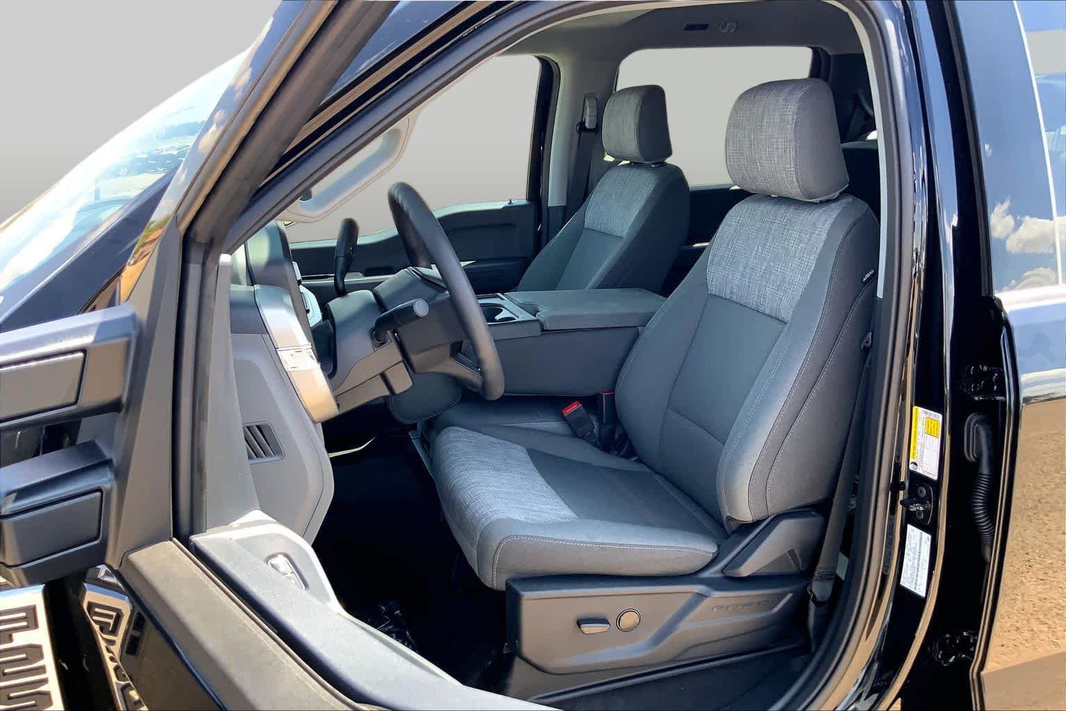 New 2026 Agate Black Metallic Ford F-250® XLT image 9