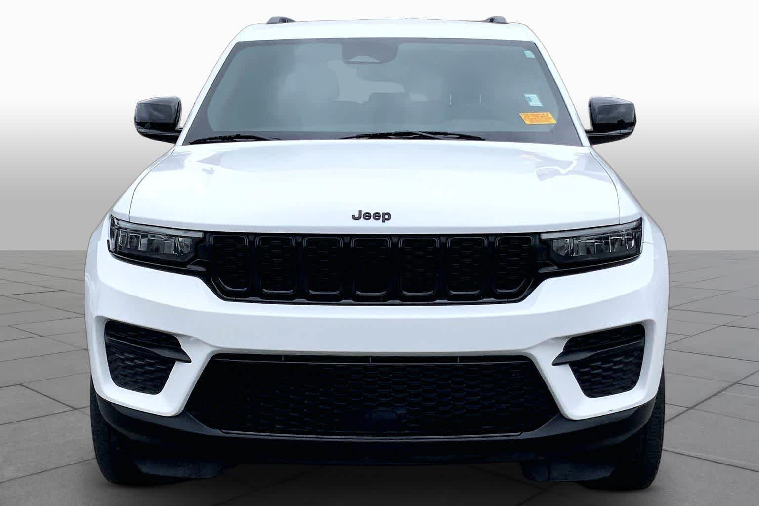 Used 2022 Bright White Clearcoat Jeep Altitude image 5