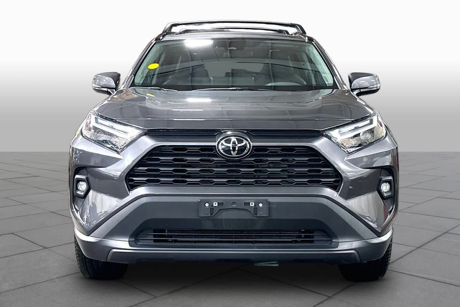 Used 2024 Magnetic Gray Metallic Toyota XLE Premium image 4