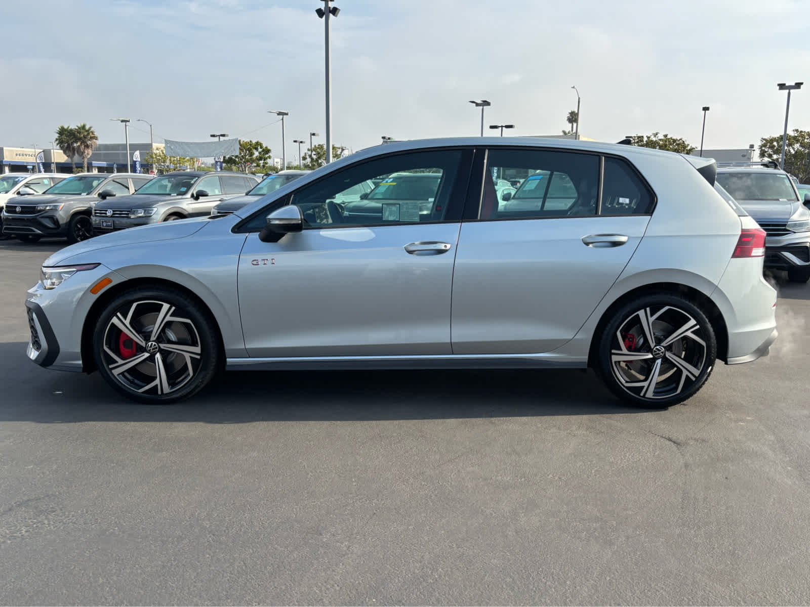 2025 Volkswagen Golf GTI SE - Photo 6