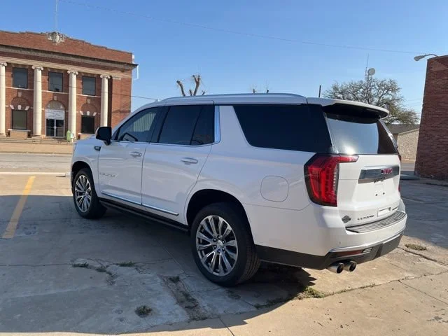 Used 2022 Summit White GMC Denali image 4