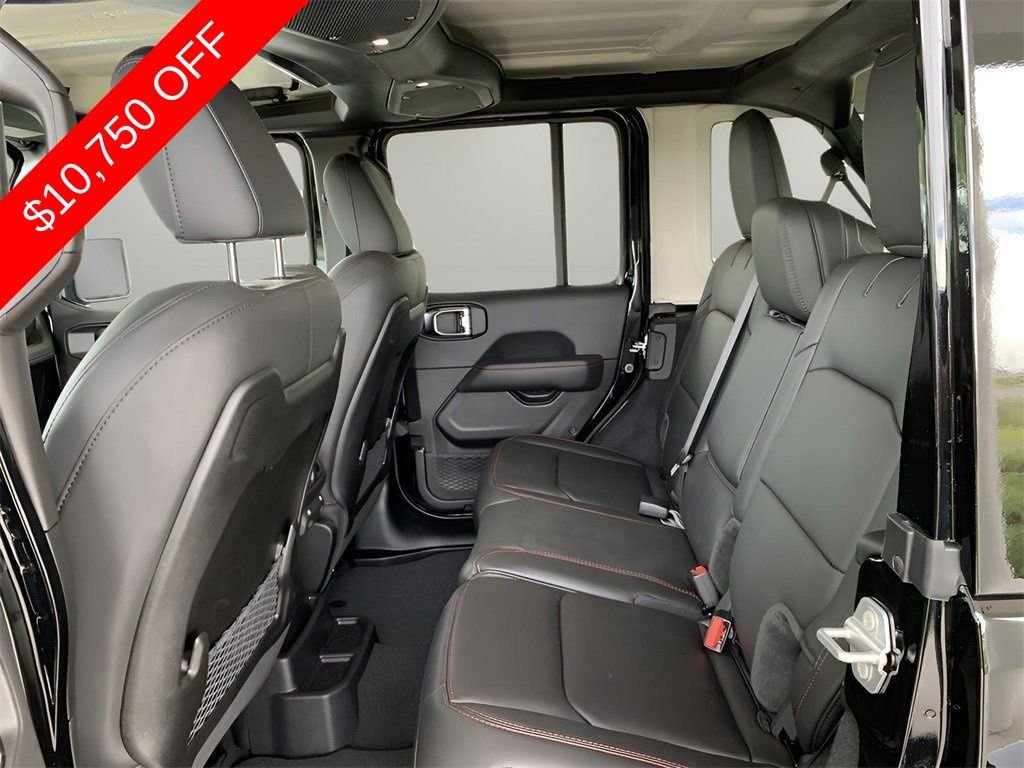2025 Jeep Wrangler 4-Door Rubicon - Photo 36
