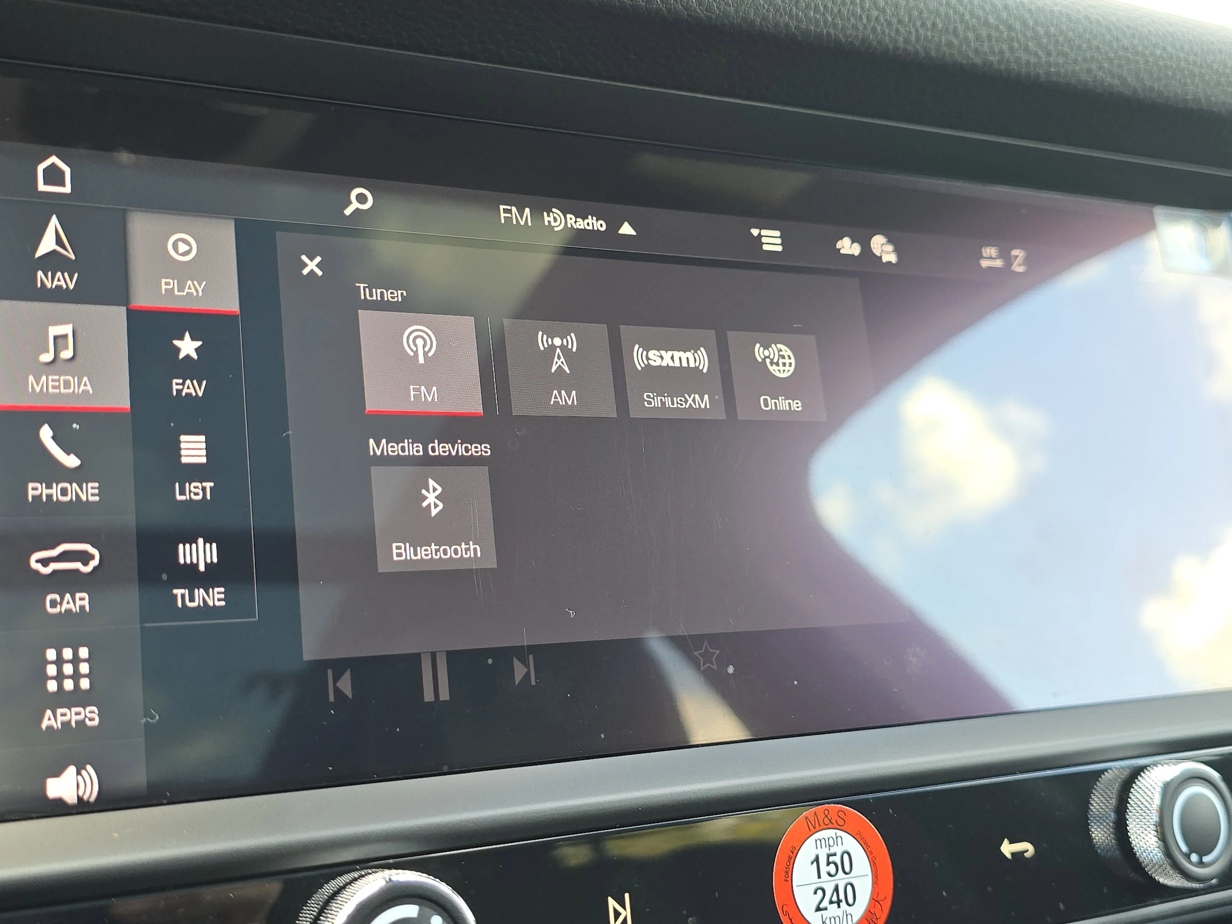 2025 Porsche Macan T - Photo 26