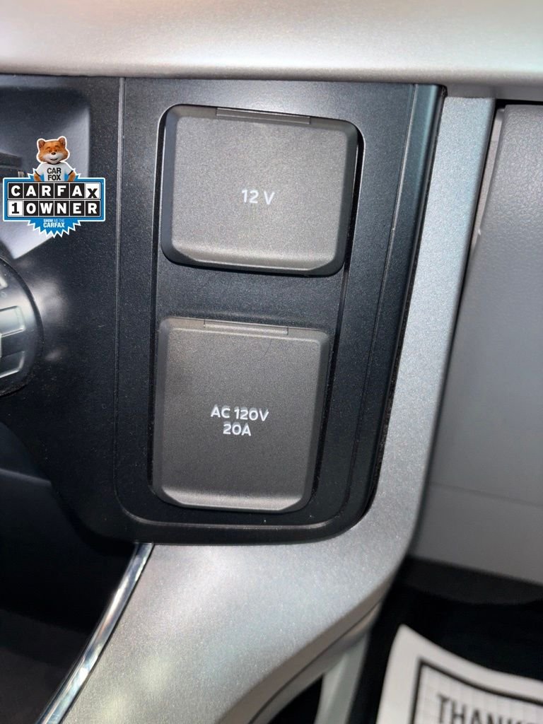 Used 2023 Oxford White Ford XLT image 22