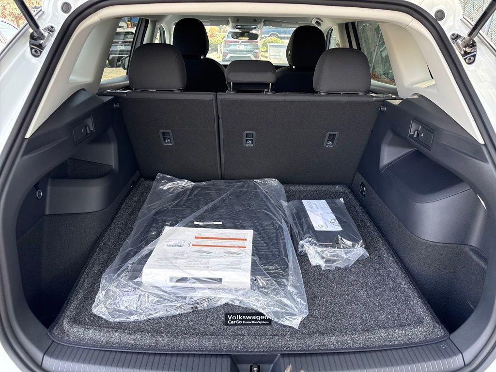 New 2026 Pure White Volkswagen 2.0T S image 25