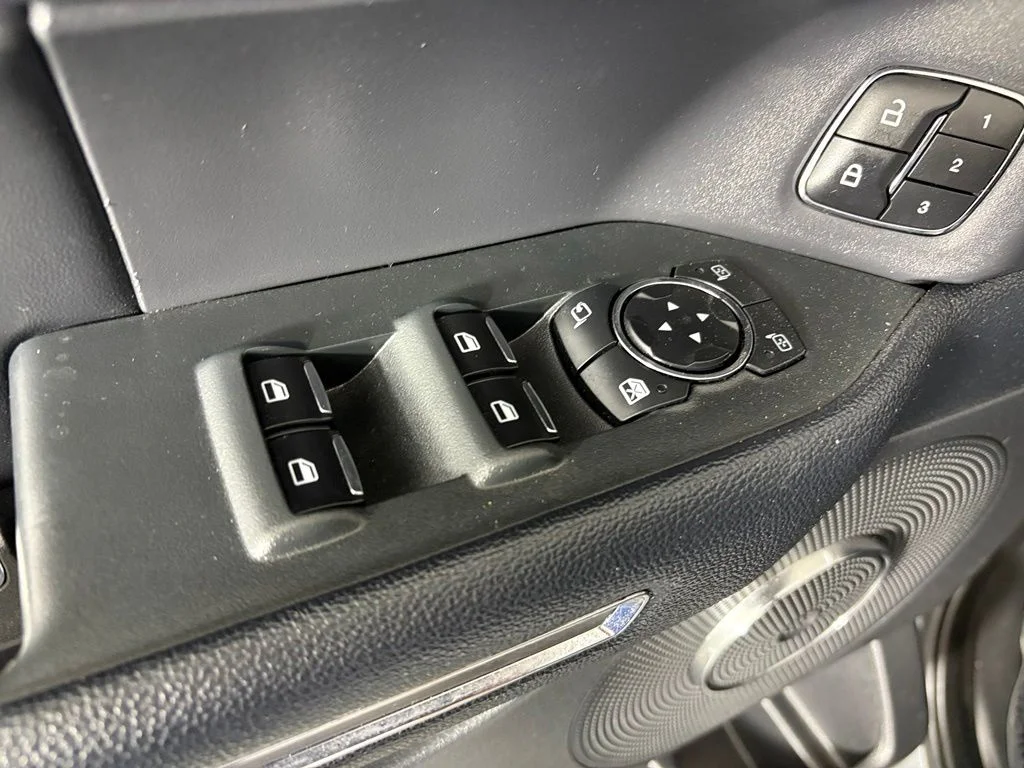 Used 2024 Silver Ford XLT image 17