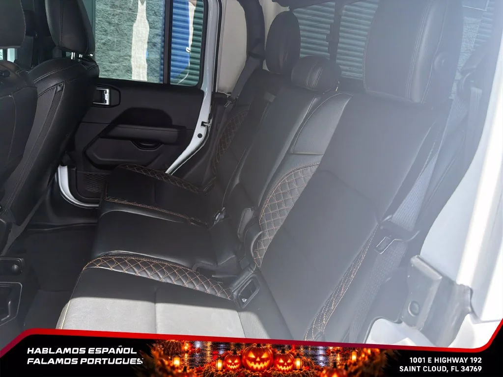 Used 2022 White Jeep High Altitude image 23
