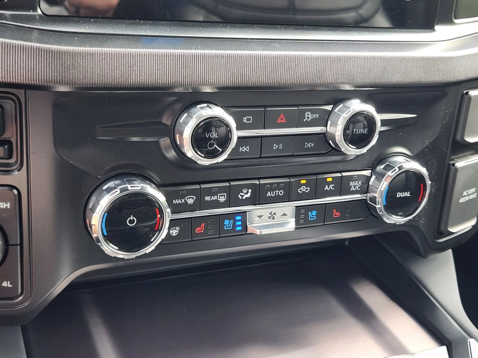 New 2026 Glacier Gray Metallic Tri-Coat Ford F-250® Platinum® image 14