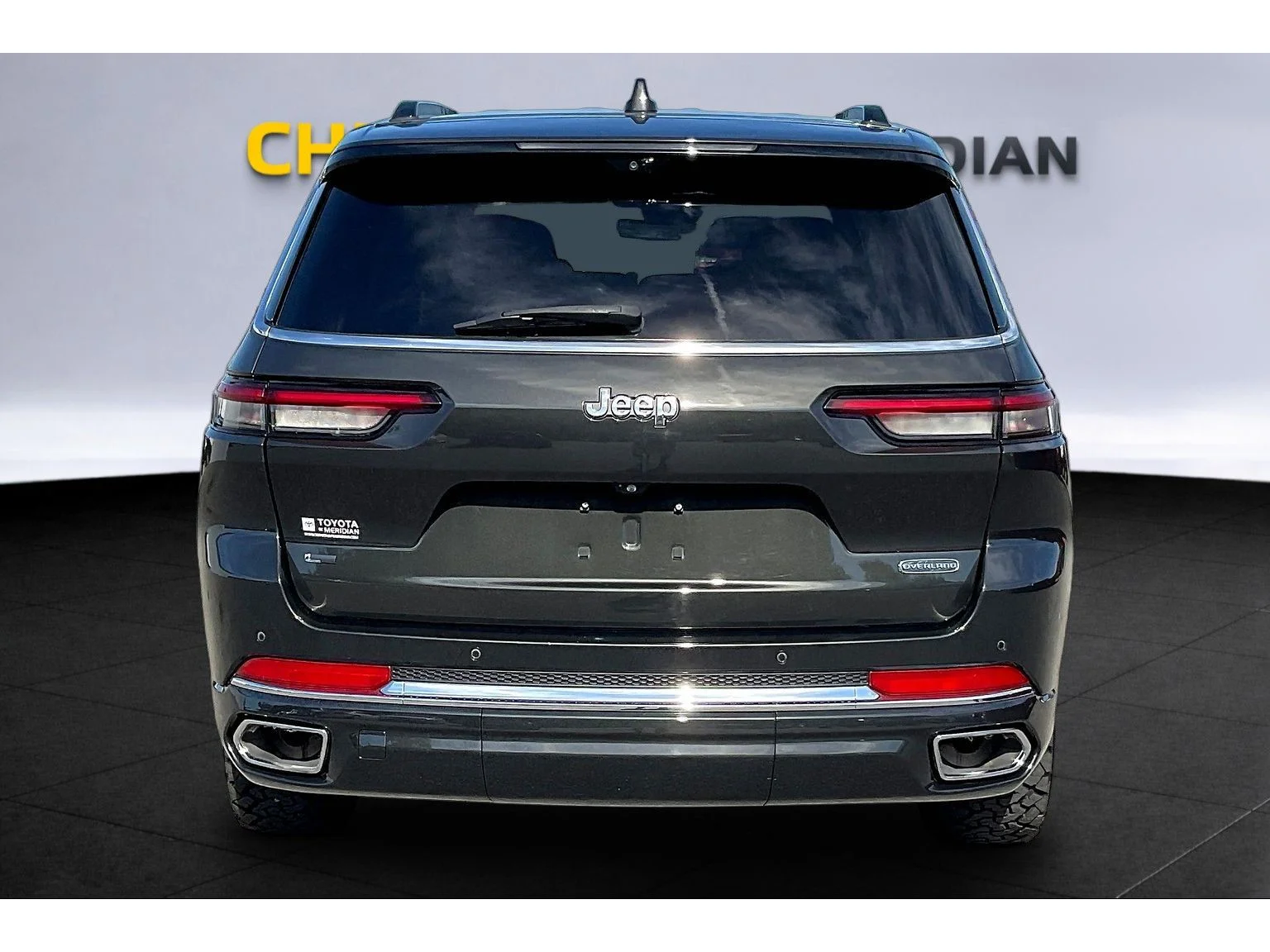 Used 2022 Gray Jeep Overland image 4