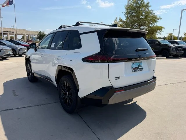 New 2026 Ice Cap Toyota SE image 7
