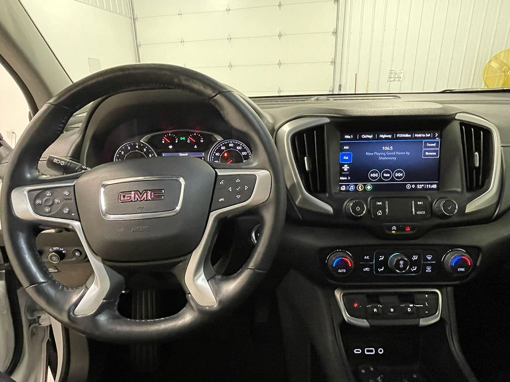 Used 2022 White GMC SLT image 38