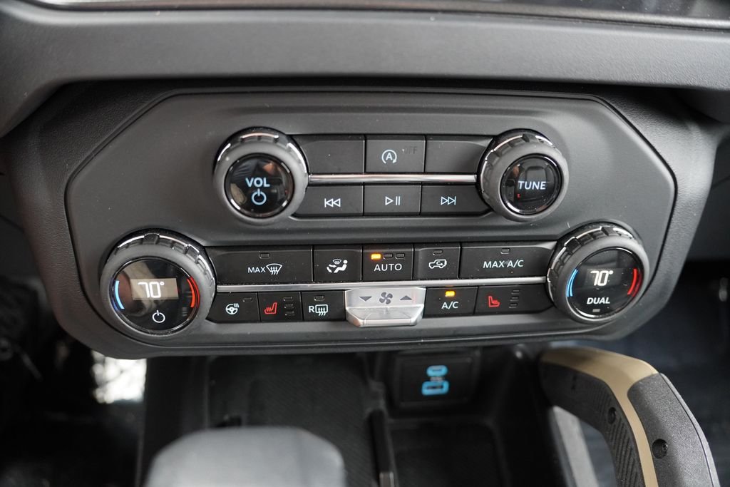 Used 2025 Gray Ford Badlands image 29