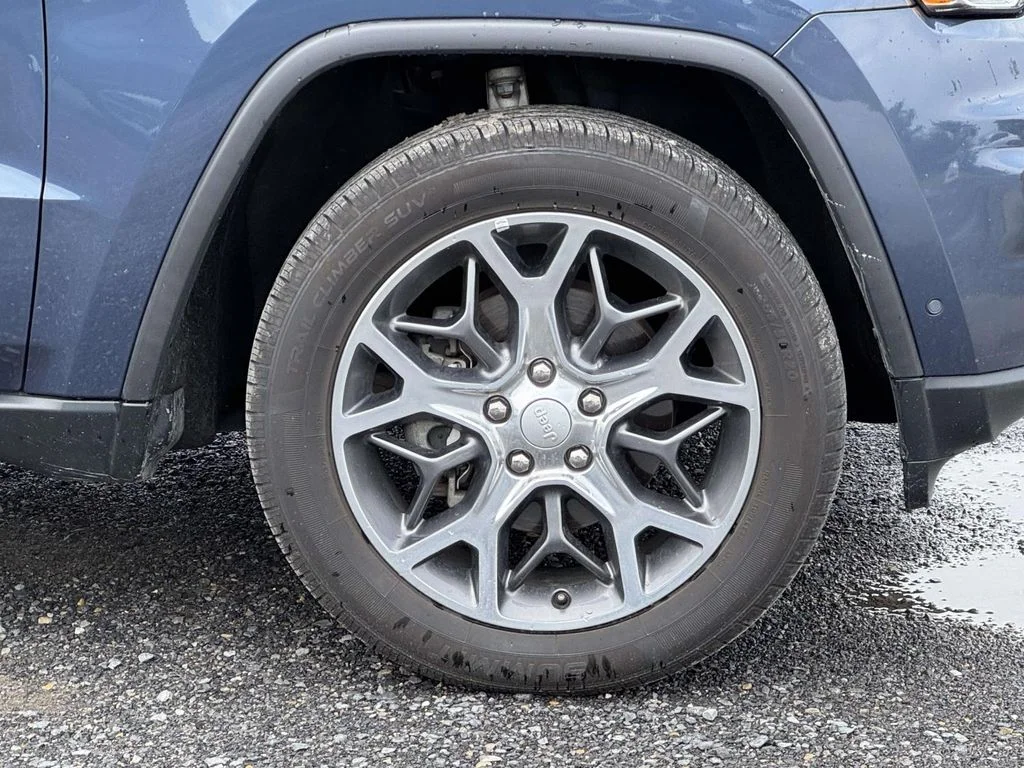 Used 2020 Blue Jeep Limited image 12