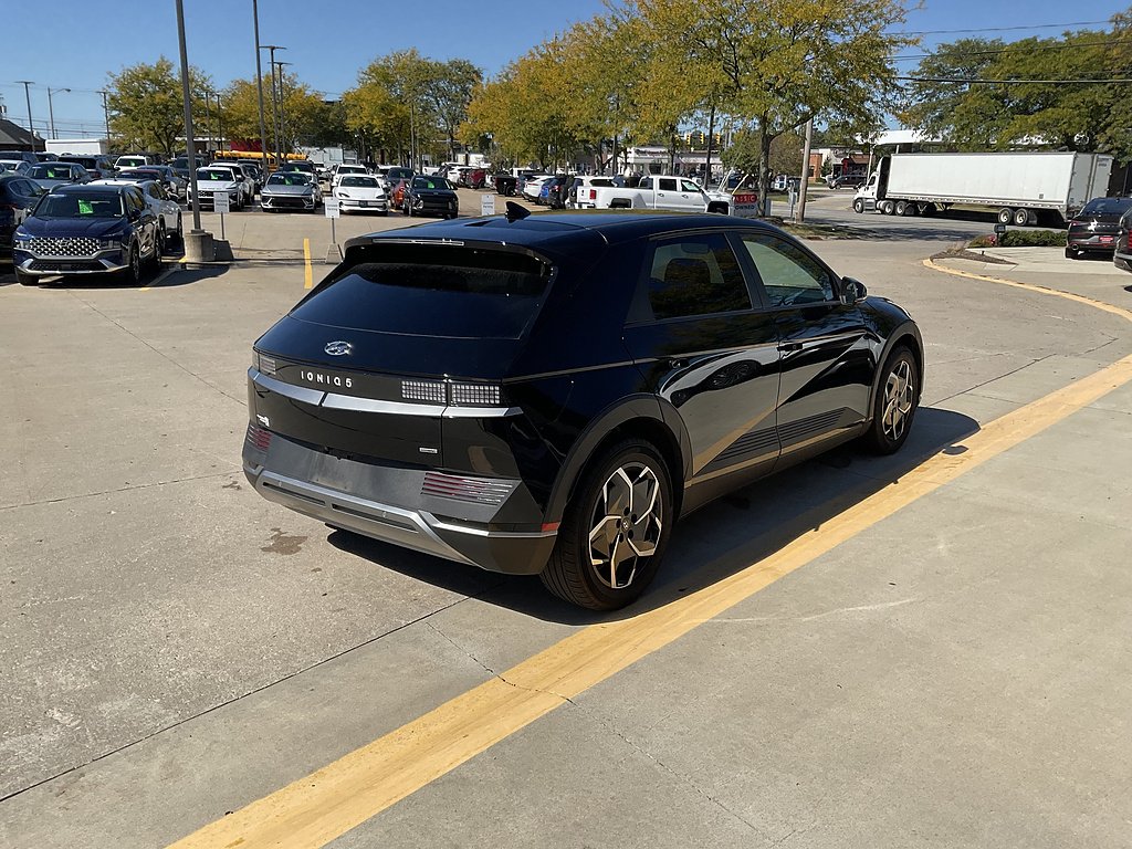 Used 2024 Abyss Black Hyundai SEL image 3