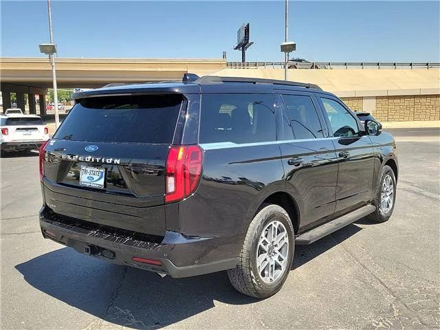 Used 2025 Agate Black Metallic Ford Active 4x4 image 4
