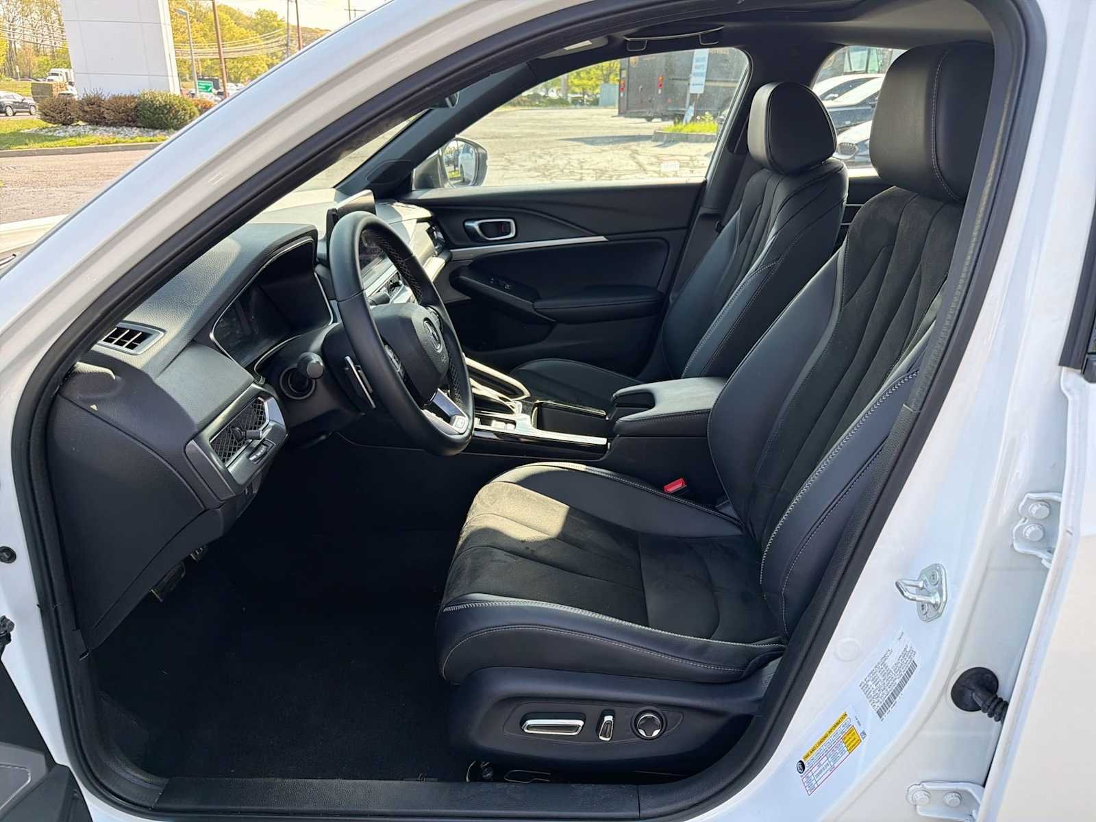 Used 2023 Platinum White Pearl Acura w/A-Spec Technology Package image 11