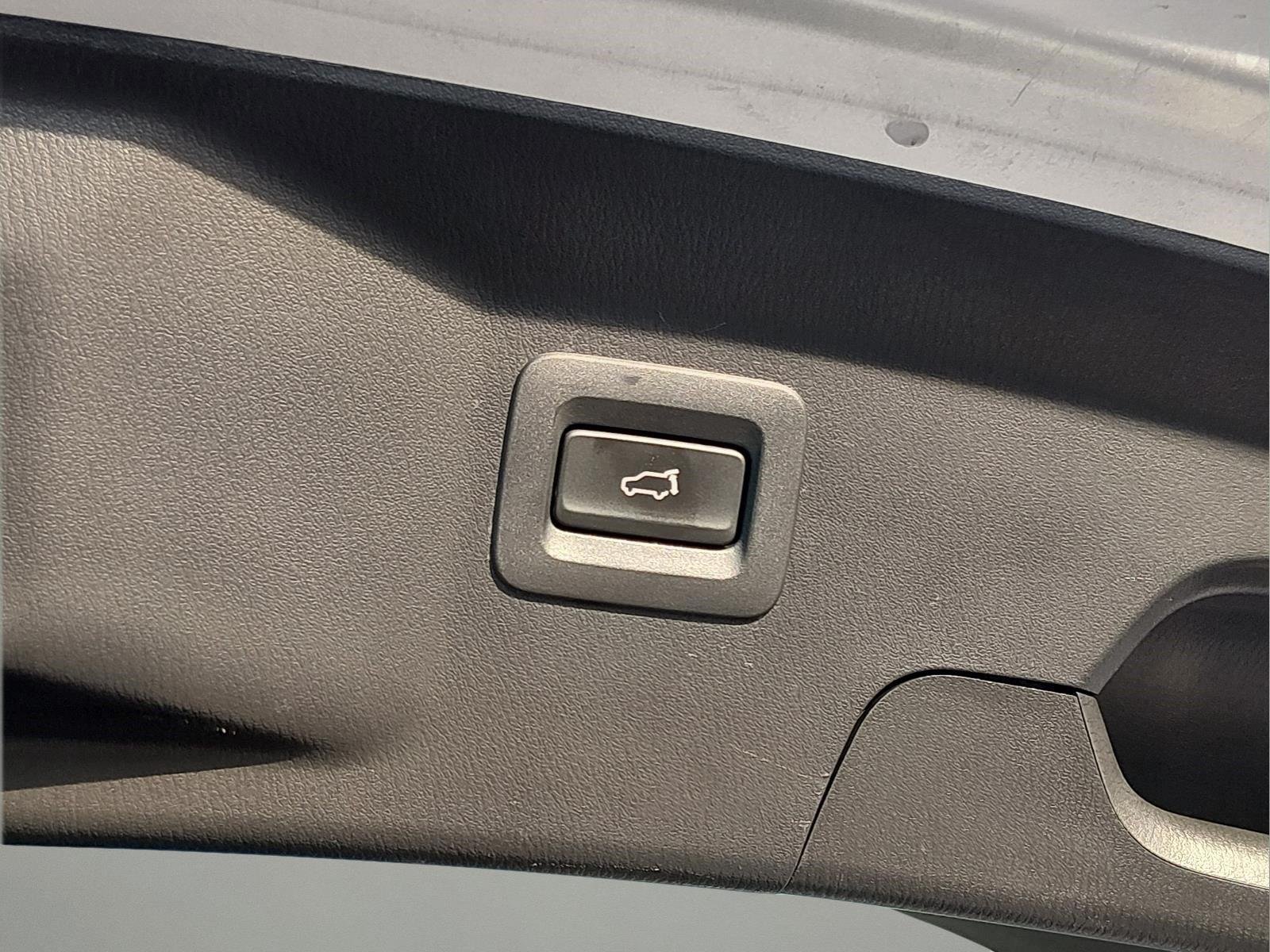 Used 2022 Sonic Silver Metallic Mazda Grand Touring image 22