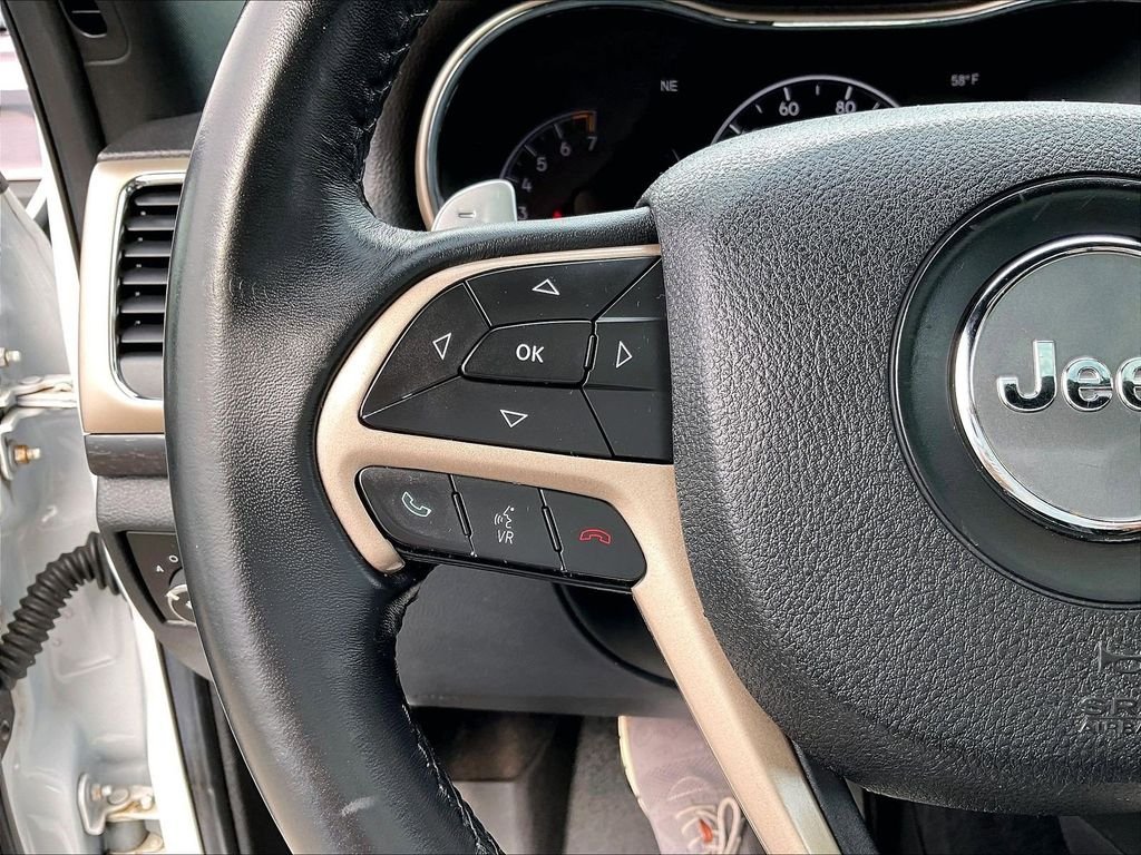 Used 2014 White/off-white Jeep Laredo image 23