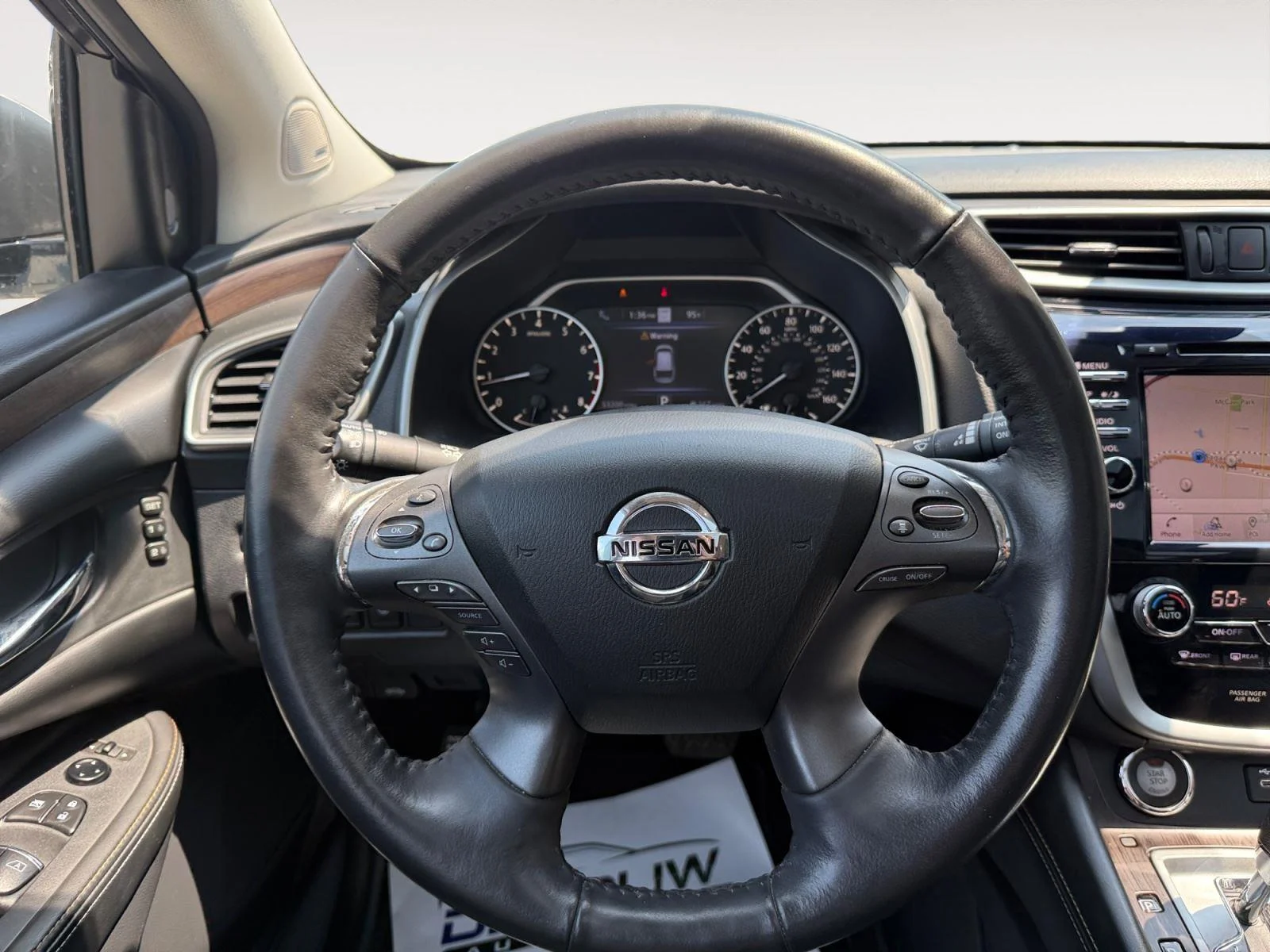 Used 2022 WHIE Nissan Platinum image 16