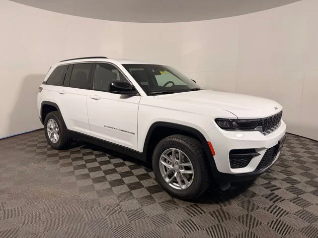 2026 Jeep Grand Cherokee Laredo X 4x4's photo