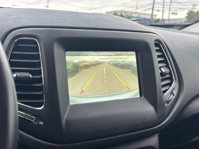 Used 2020 Silver Jeep Latitude image 20