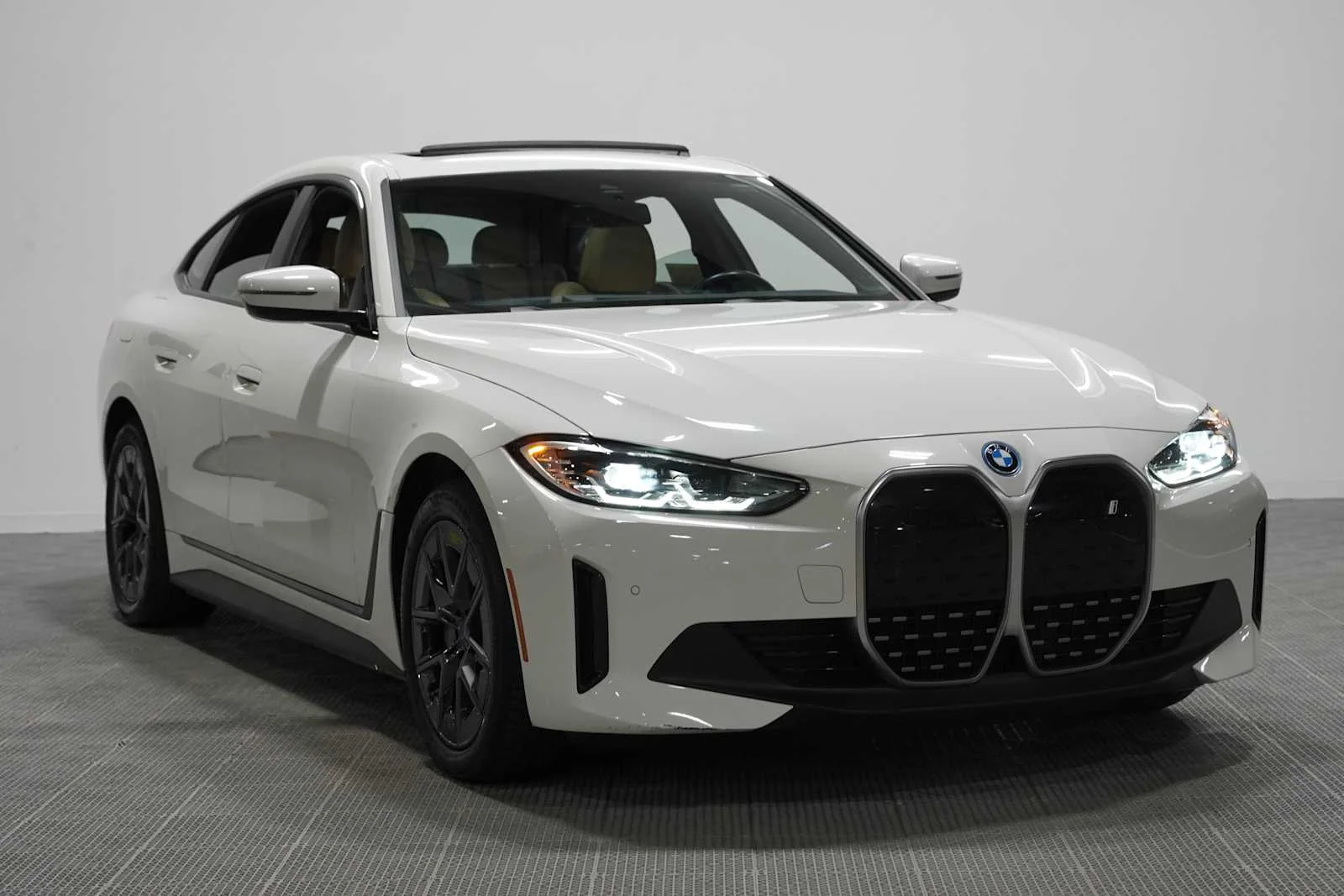 Certified Used 2023 Alpine White BMW eDrive35 image 3