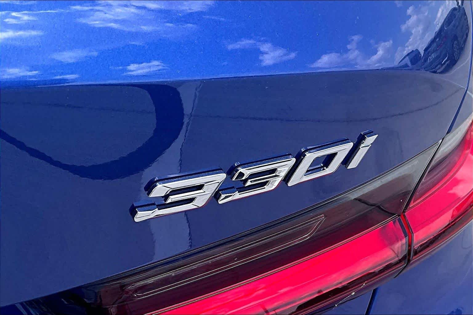 Used 2026 Portimao Blue Metallic BMW 330i image 9