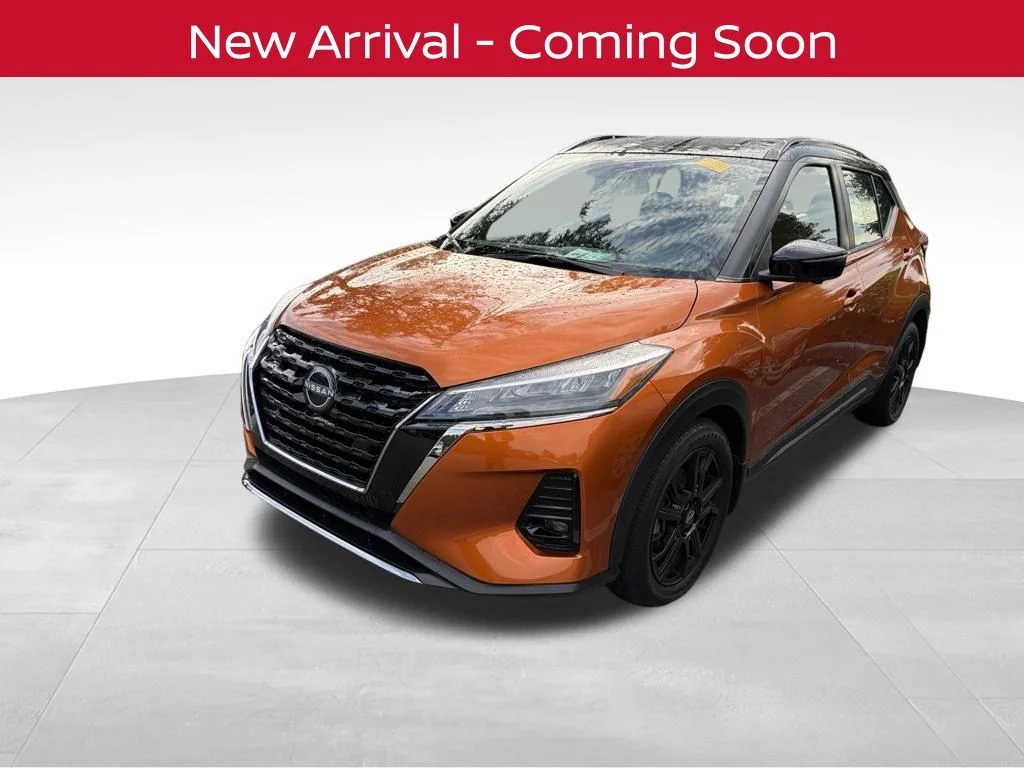 Certified Used 2022 Orange Nissan SR image 1