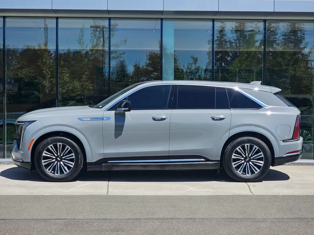 New 2026 Luna Metallic Cadillac Luxury image 2