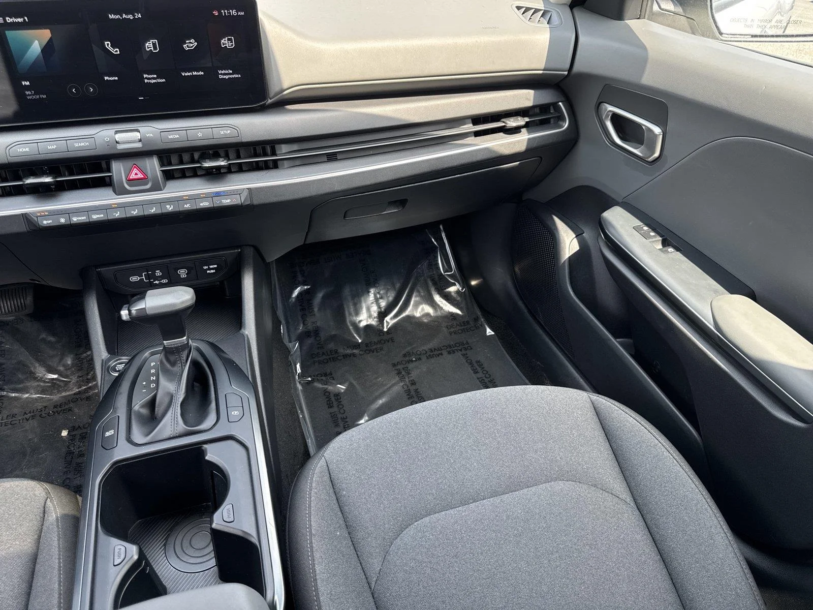 Used 2025 Snow White Pearl Kia LXS image 16